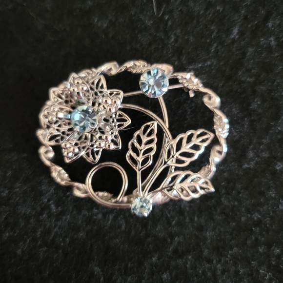 Flower Brooch Silver w/Blue Rhinestones (unmarked) - Picture 1 of 2
